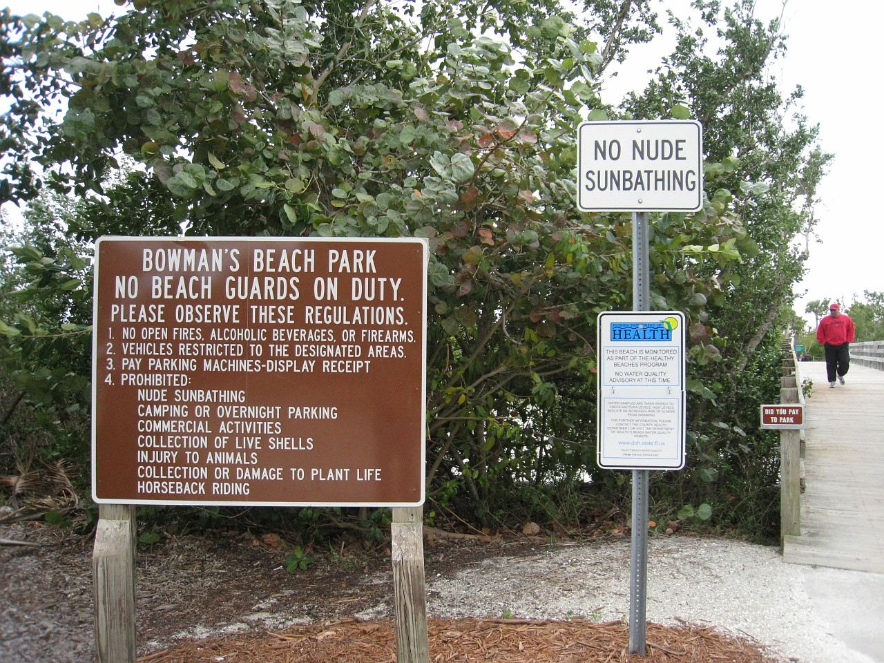 Vacation 2007-12 - Sanibel Island 0058.jpg - Our vacation for 2007-08 to Florida included a side trip to Sanibel Island. The main attraction here is "shelling", known as "The Sanibel Stoop" named for people bending over to pick up shells. It was a cold and blustery day at best!